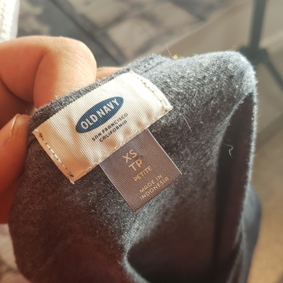 Grey Top Old Navy Extra Small - Picture 4 of 4